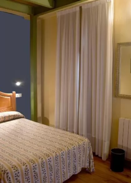 Hotel y Apartamentos Cuevas del Mar 6