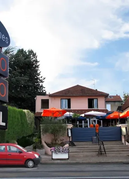 Hôtel Resto Ô9 Marches 5