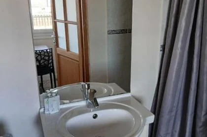Voiles et TerrAsses by Corinne. Residence face au Port. 4