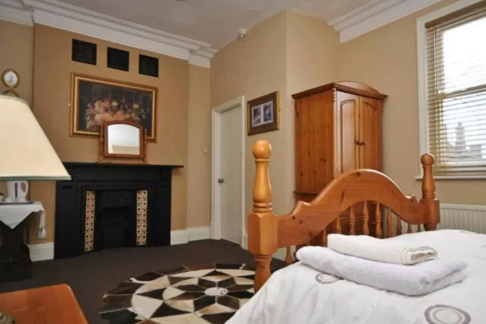 Locomotion hotel