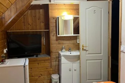 Lenzl Panzió 4