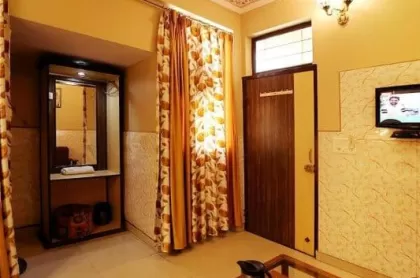 Hotel Golden Heritage 8